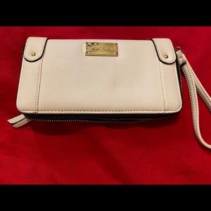 Steven Madden Wristlet